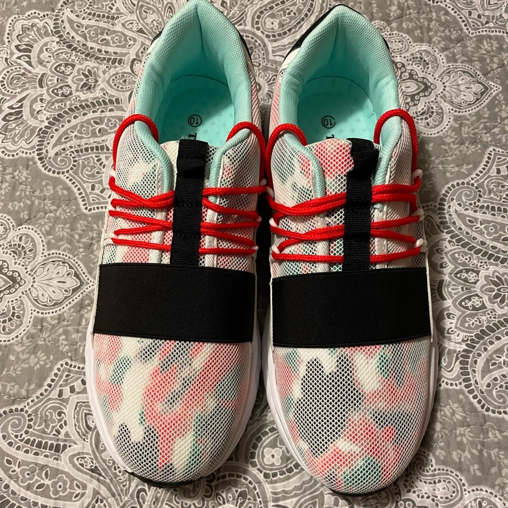 Women’s Size 10 Athletic Shoes